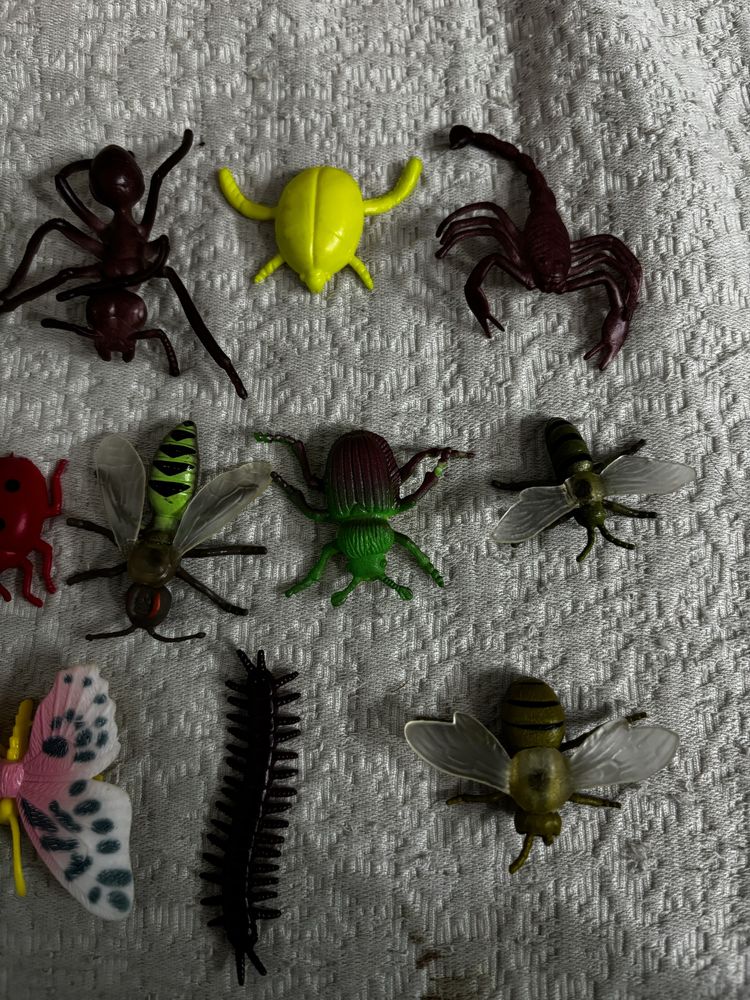 Lote 16 Figuras Insectos