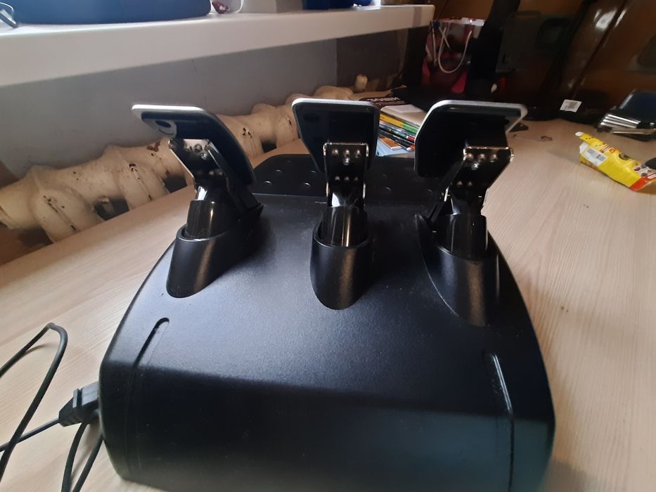 Руль от компании Logitech  руль Logitech g29+кпп