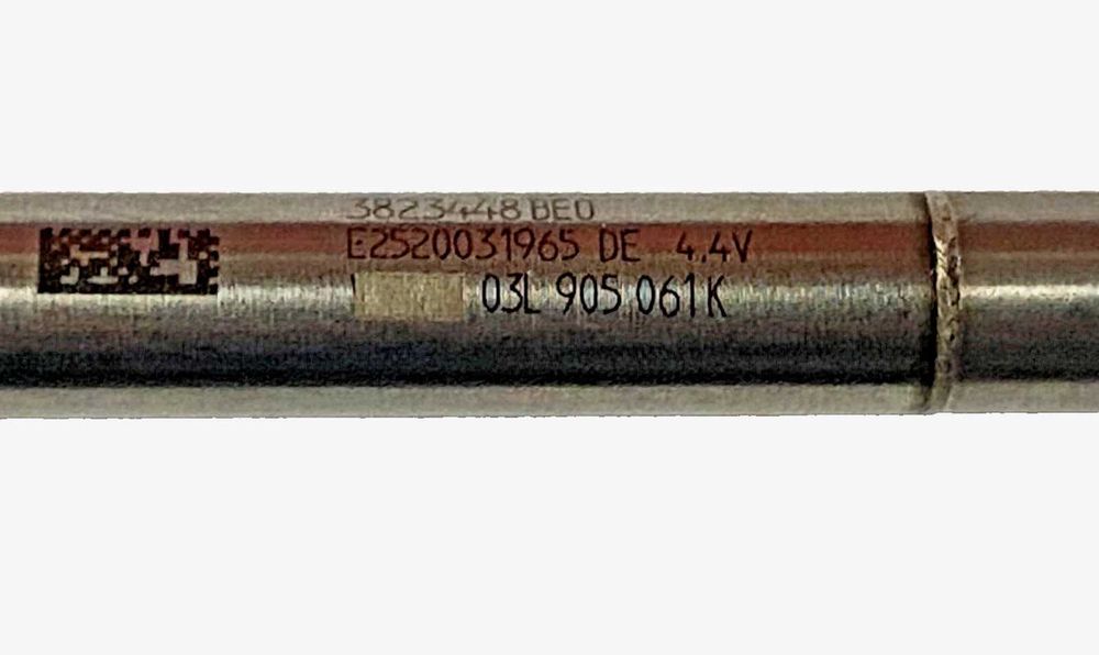 Свічка накалу 3 циліндр з датчиком тиску VAG, 03L905061K Engine Glow