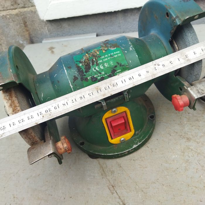 Точильный заточной станок Точило DWT 150