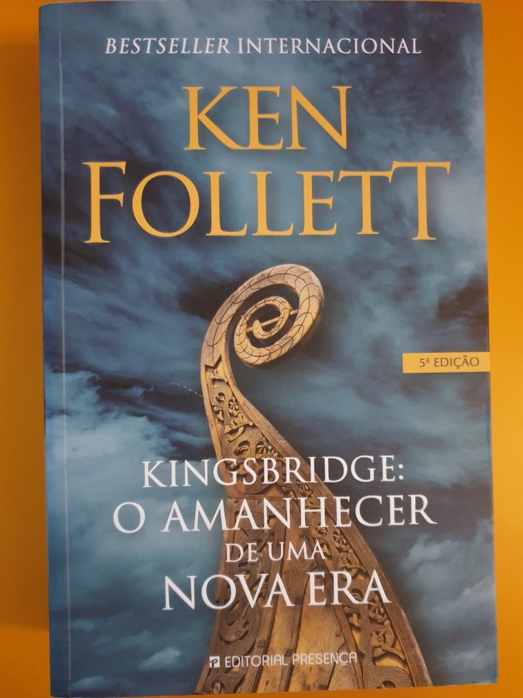 Livros de diversos escritores