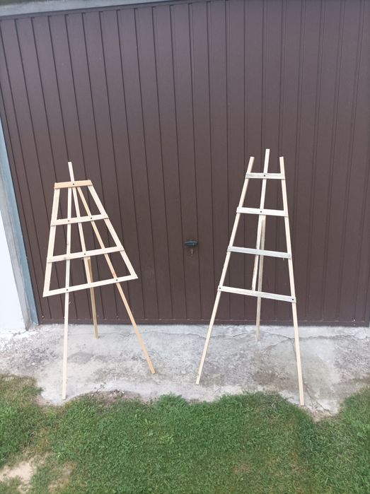 Stelaż pod wieniec, stojak