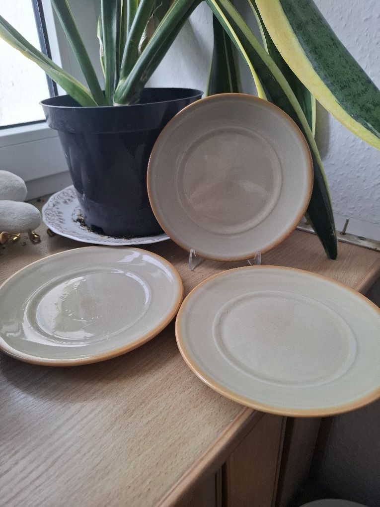 Zestaw trzech talerzyków deserowych,porcelana, porcelit Tułowice PRL