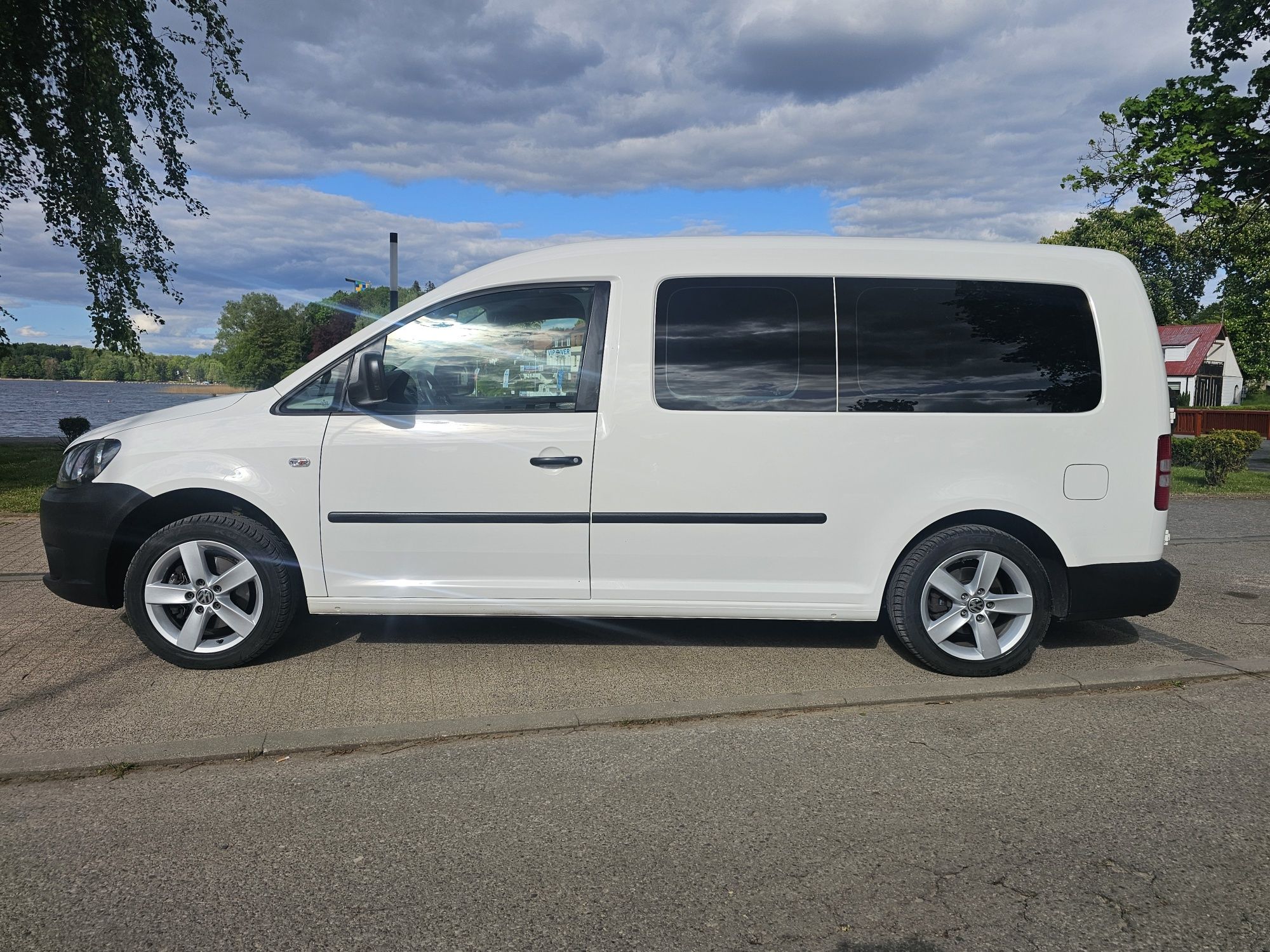 VW Caddy Maxi 5 osobowy 1.6 TDI klima nawi 105KM '13