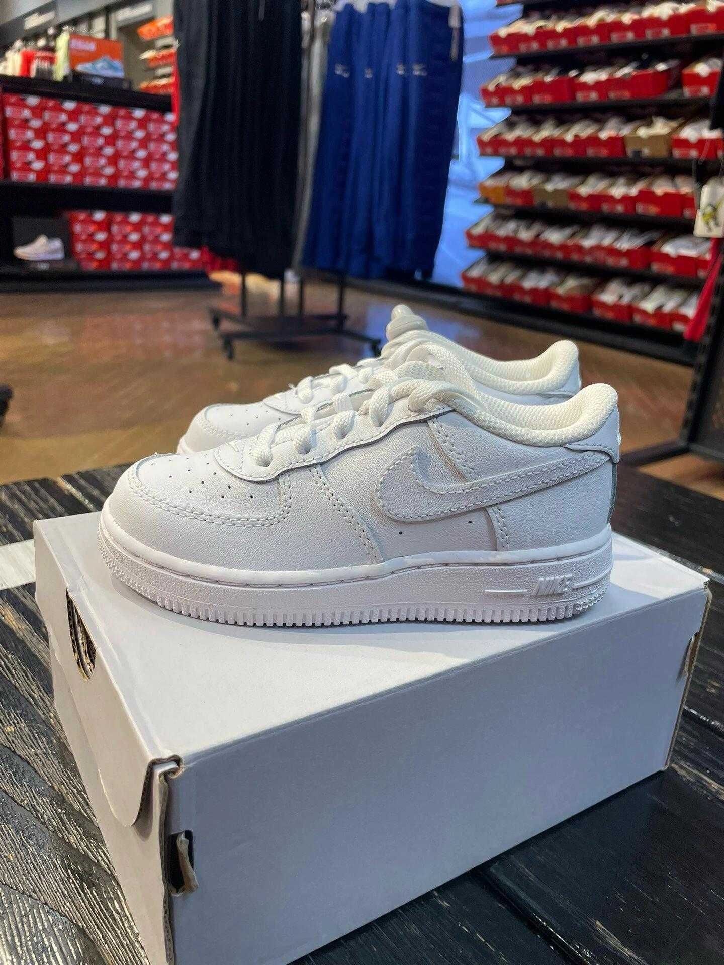 NikeAirForce1Low07White R.41