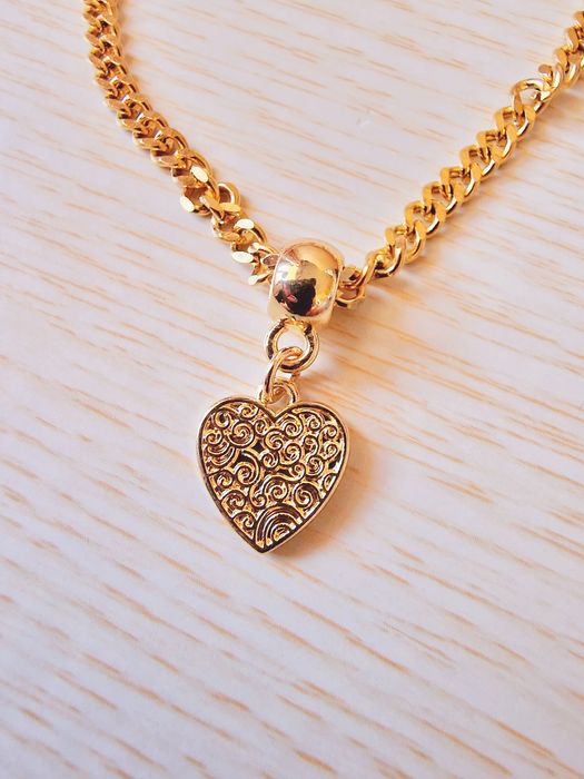 Pulseira Dourada com Pingente Coração