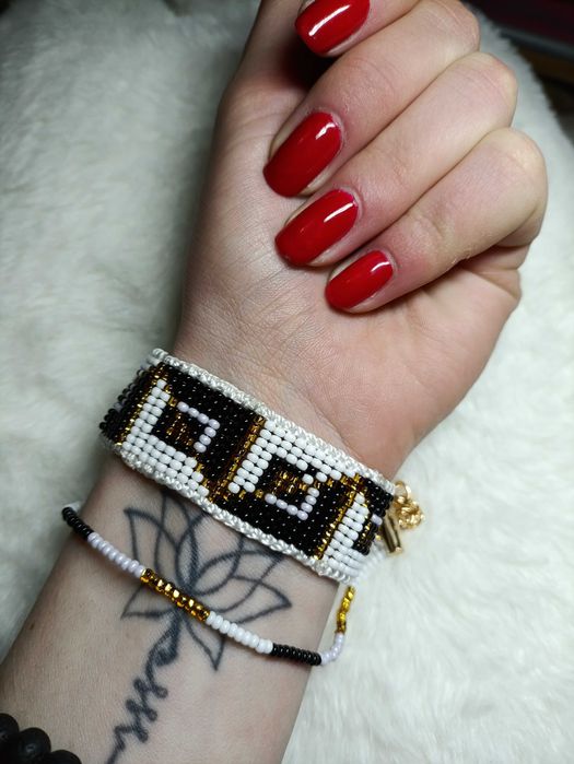 Вироби з бісеру та натурального каменю