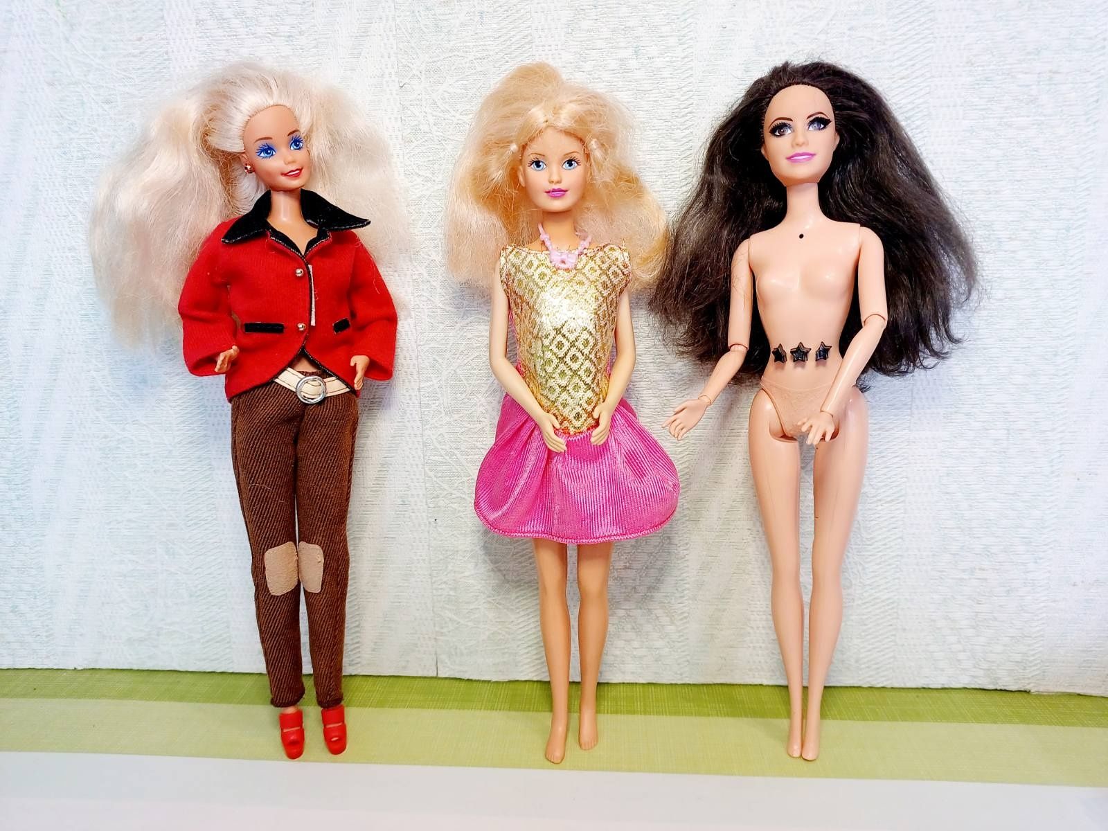 Колекційні лялечки Ракель Барбі Сінді Sindy Vivid Hasbro