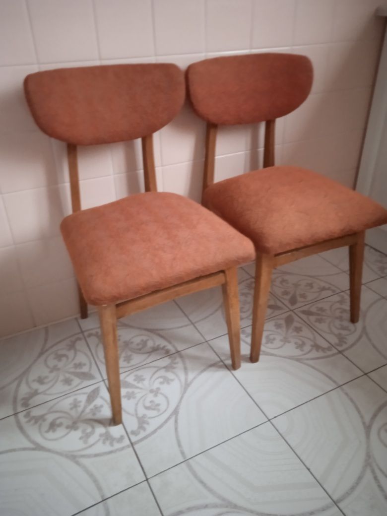Krzesła tapicerowane miękkie wys. całk. 75 cm kpl. 2 szt.