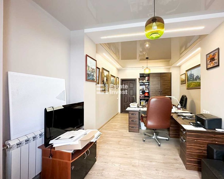 Продаж ОСЗ у самому бізнес-центрі міста, по вул. Космічна, 12