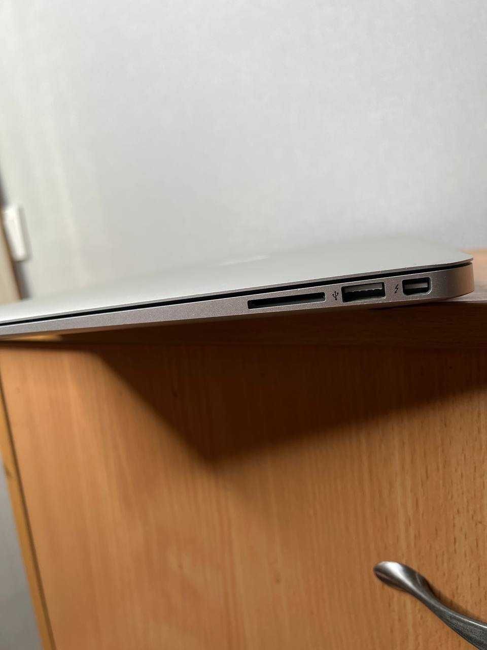 Apple MacBook Air 13’ 2017 MQD32 Intel i5-5350U 8GB 128SSD як новий