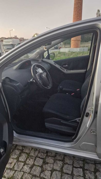 Toyota Yaris 1.0 Gasolina VVT-i (2006)