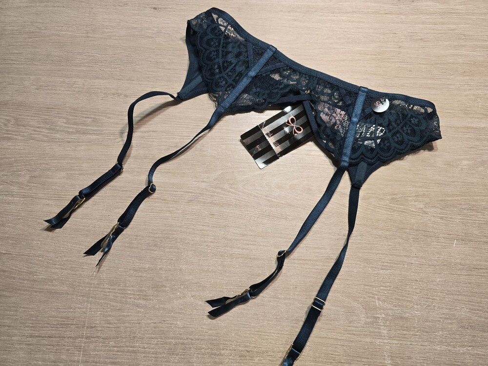 Пояс для панчох Hunkemoller і панчохи Hunkemoller S до Xl