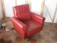 Sofás vintage em napa vermelha