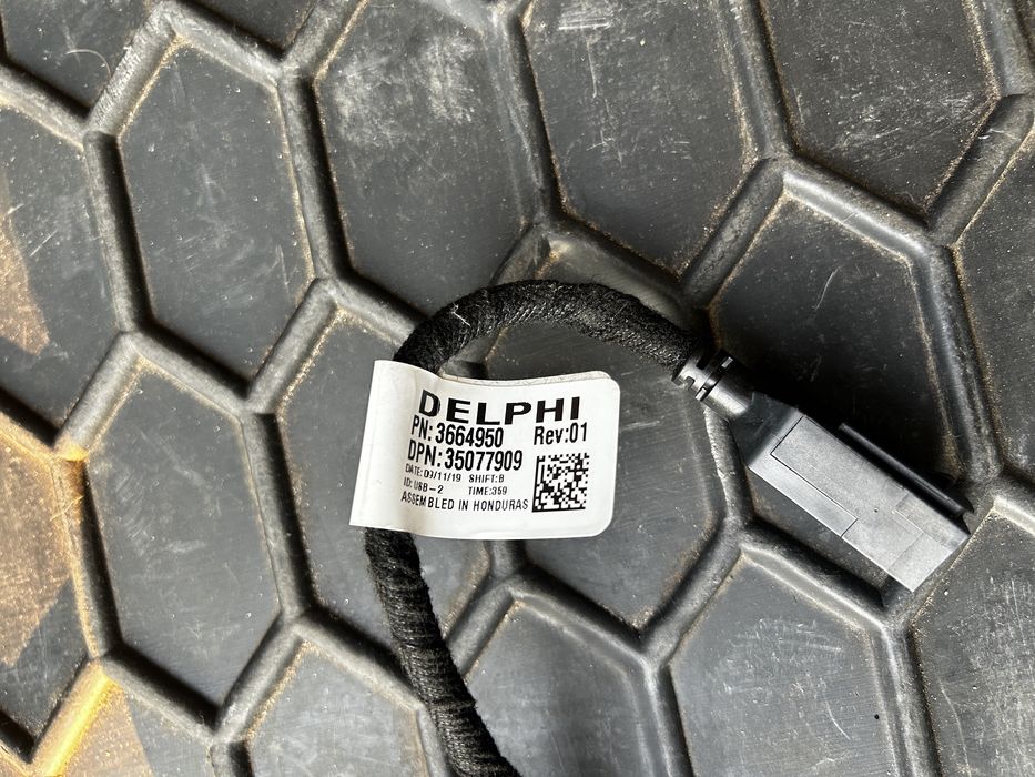 Кабель консолі Tesla model 3