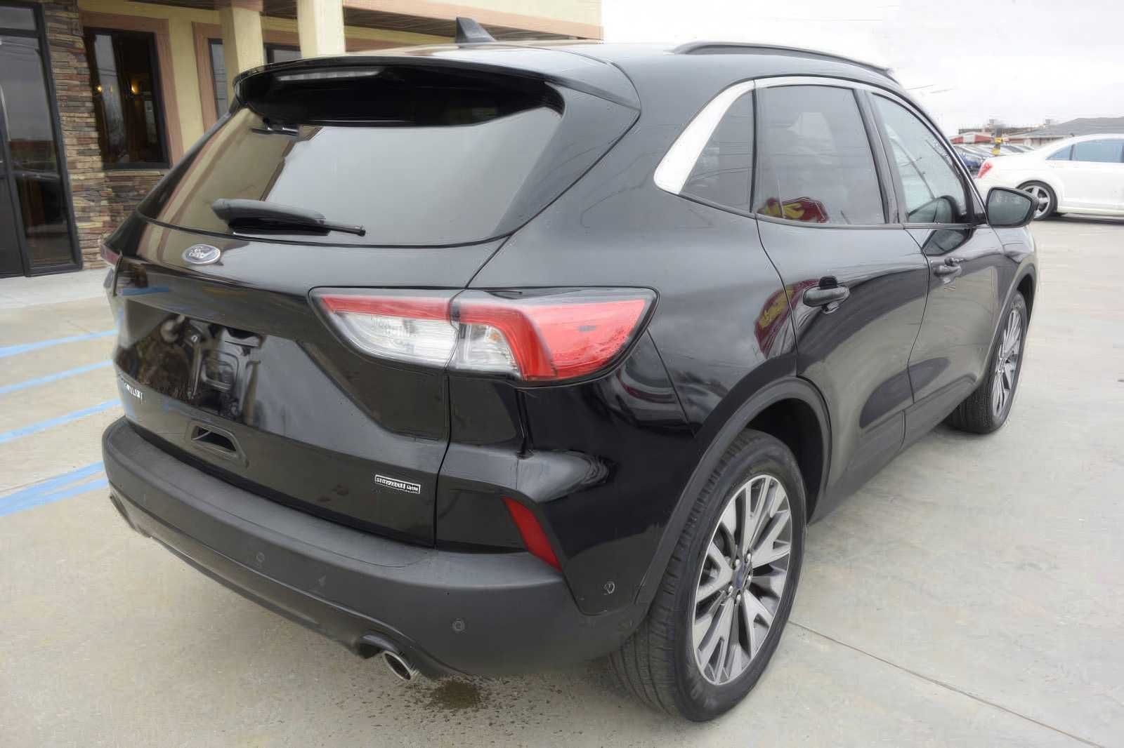 2020 Ford Escape Hybrid Titanium
