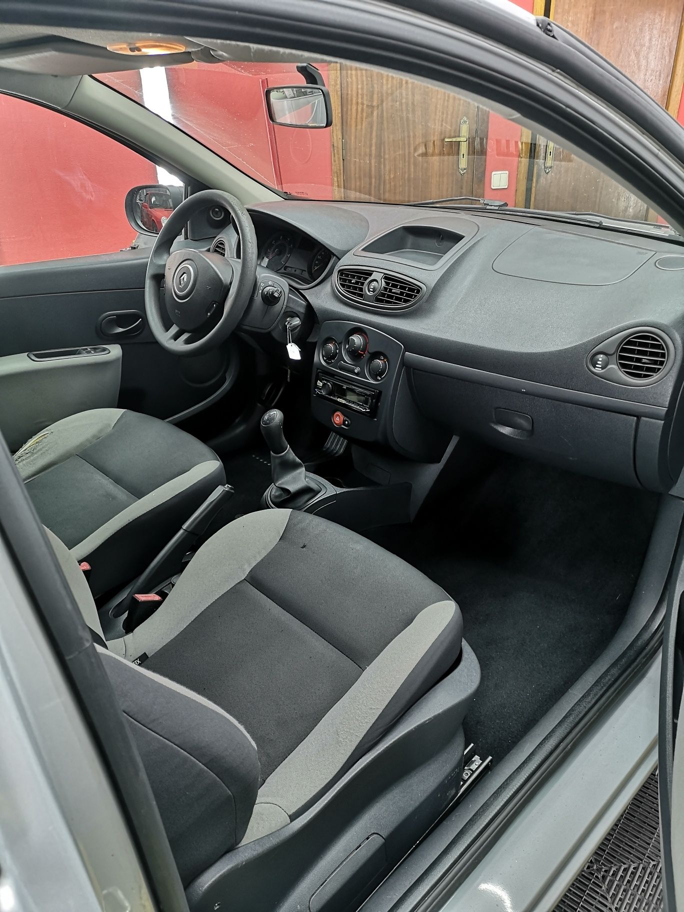 Renault clio 1.2 75cv 2010 GPL muito económico