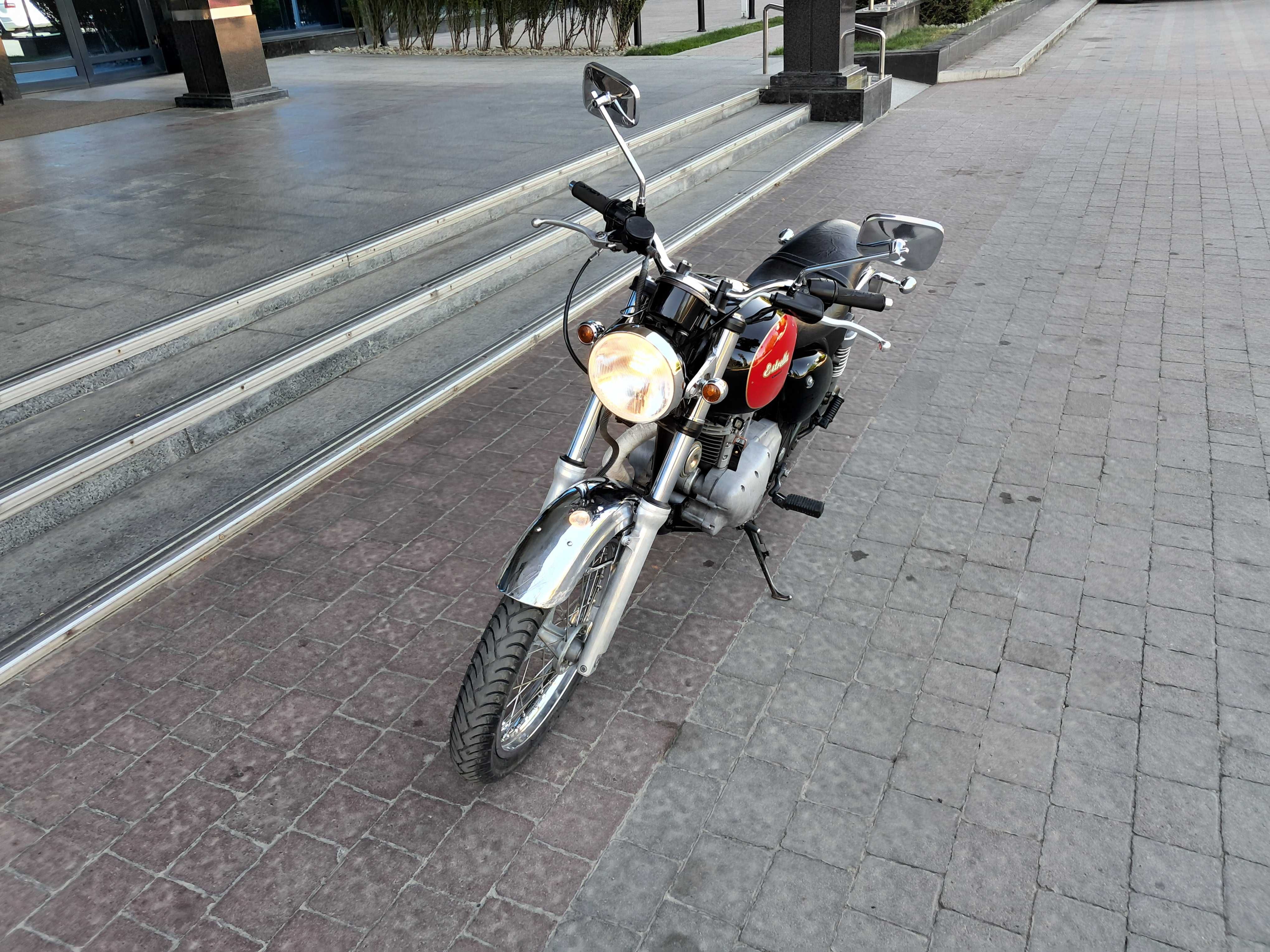 Продаю мотоцикл Kawasaki Estrella 250