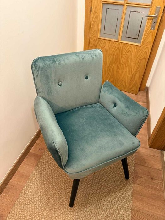 Cadeirão veludo novo