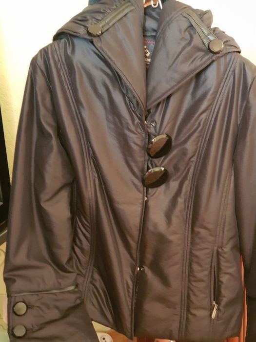 Продам,женскую курточку