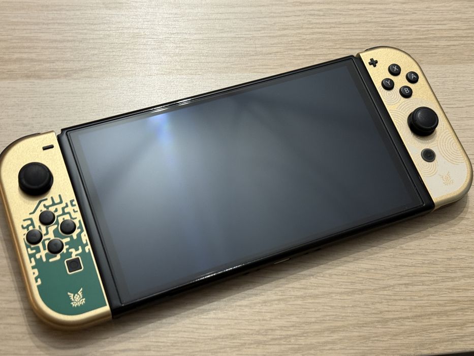 Switch OLED The Legend of Zelda: Tears of the Kingdome Edition + karta