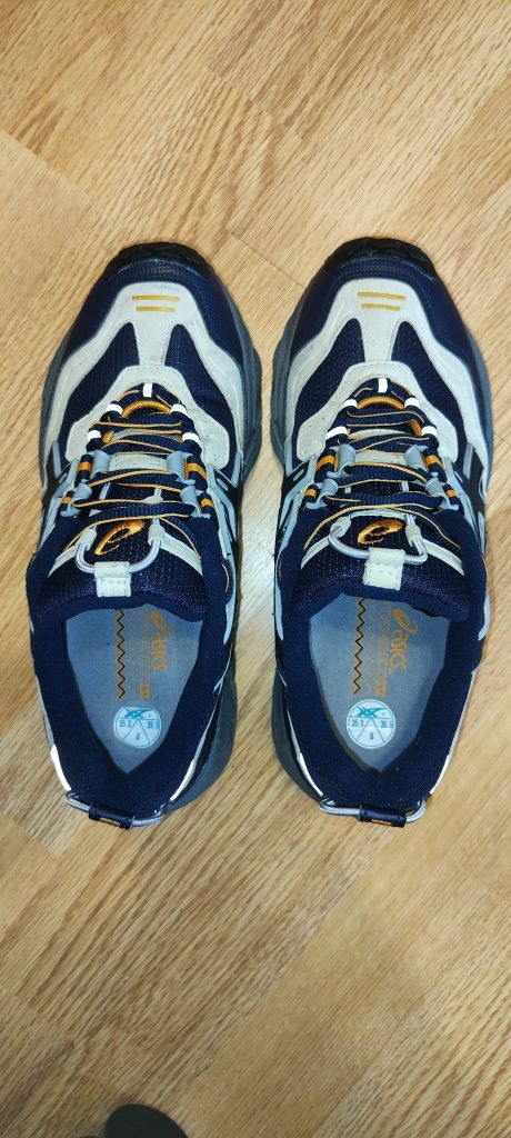 Кроссовки Кросівки оригинал ASICS  39.5p.