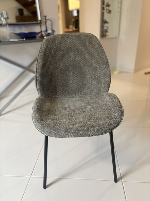 Krzesla szare nowoczesne