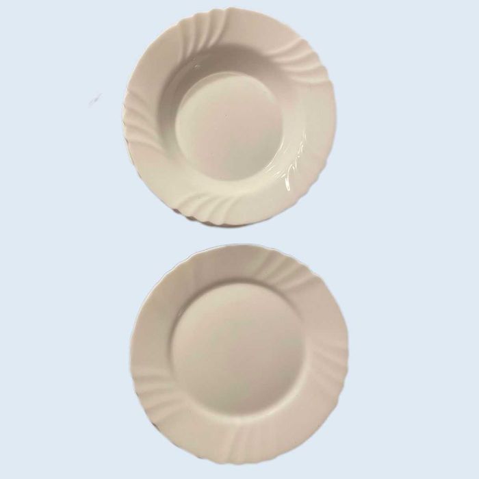 5 Pratos Fina Porcelana Branca