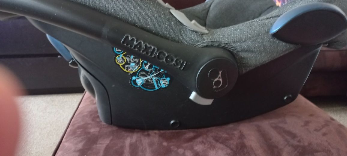 Fotelik samochodowy nosidełko Maxi Cosi Cabrio Fix