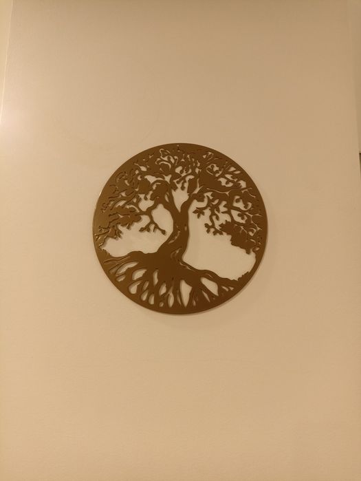 Metalowa ozdoba na ścianę