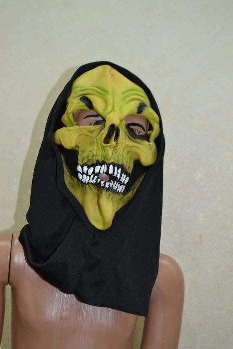 Продам маску для хеллоуина на взрослого