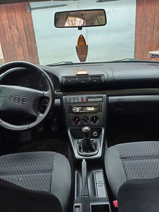 Продам Ауді  А4 2000р.