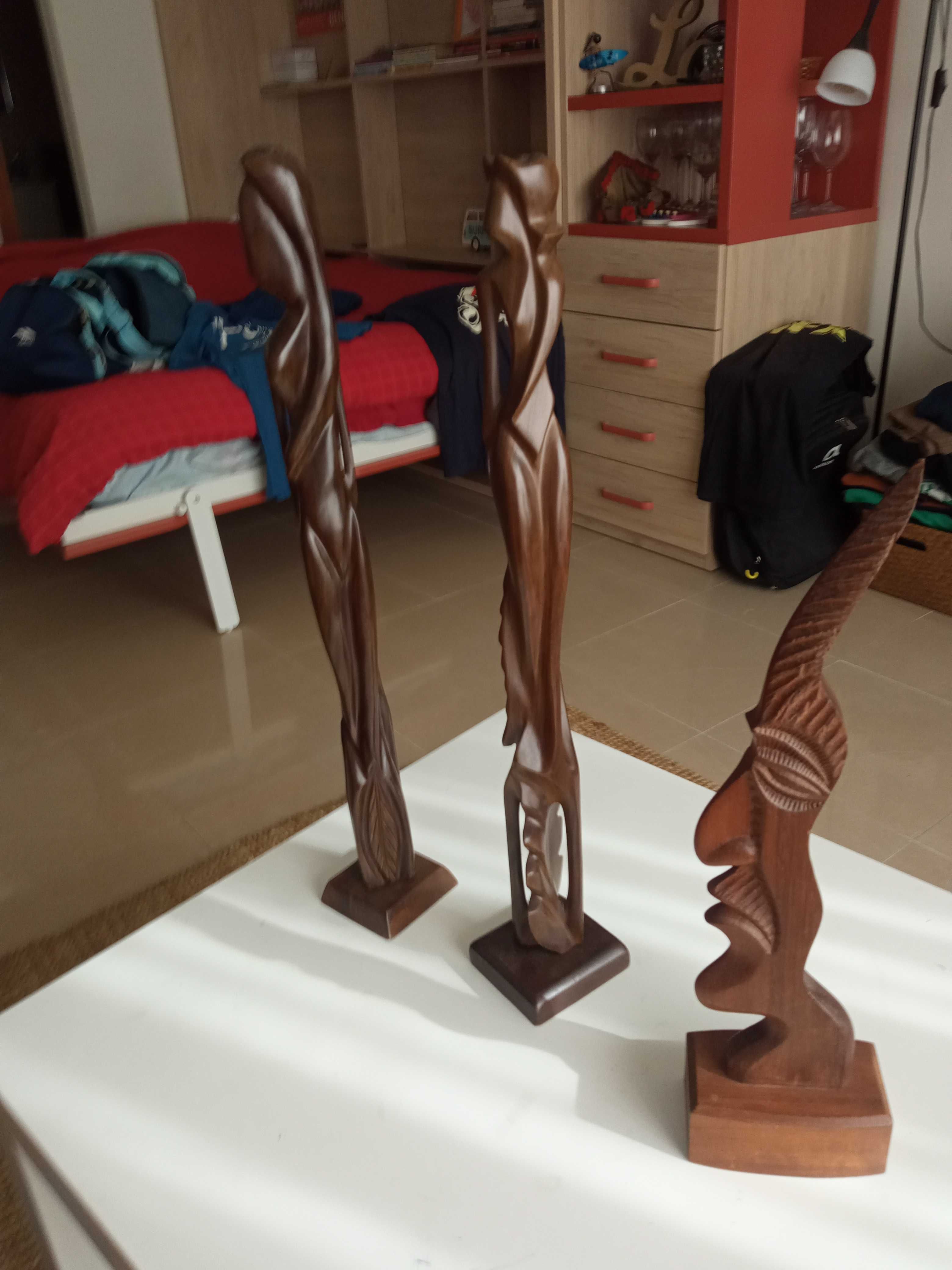 Figuras africanas de madeira