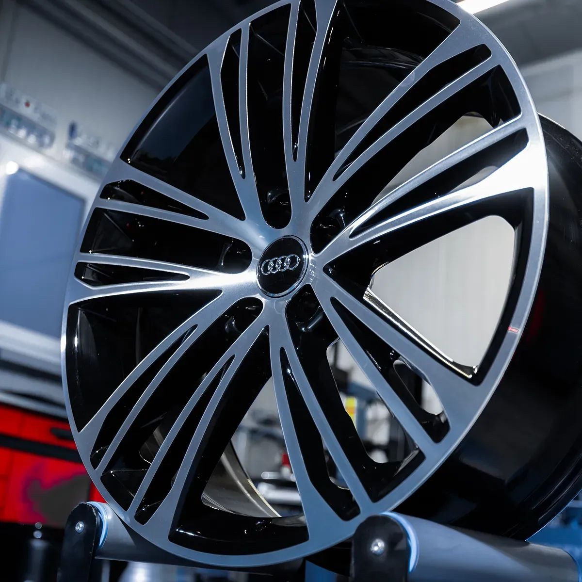 FABRYCZNIE NOWE Oryginalne Felgi Audi 20 A4 A5 A6 A7 A8 Q3 Q5 Q7