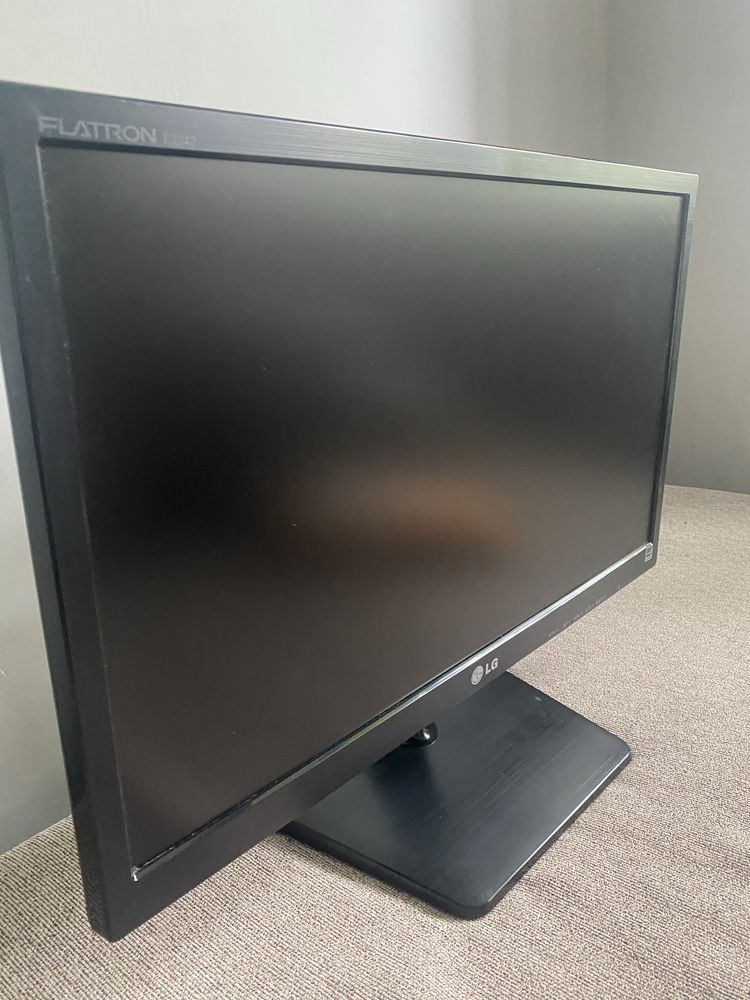 Монитор LG 2242c fullhd