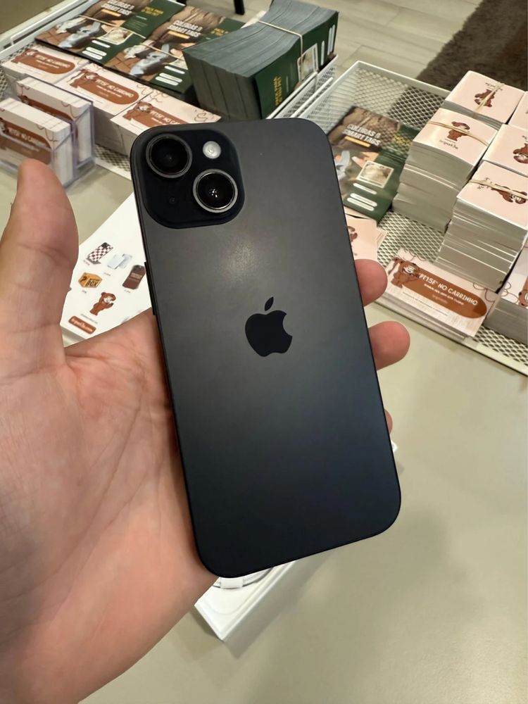 iPhone 15 256GB Preto