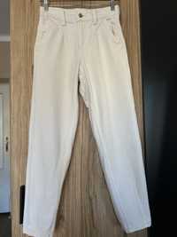 Białe/ kremowe jeansy, Sinsay