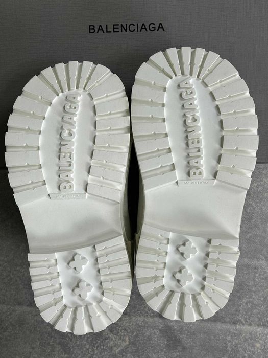 Чоботи BALENCIAGA ALASKA High Fur Boots white ботинки білі сапожки