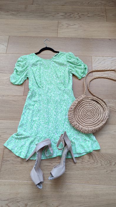 Sukienka miętowa bufiaste rękawy kwiatuszki miętowa wiskoza 36/S