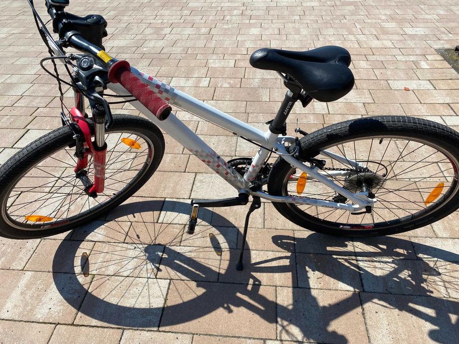 Rower dziecięcy GIANT dla dziecka w wieku około 8-12 lat