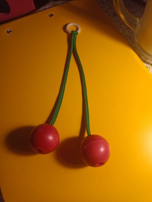 Klik -Klak zabawka z okresu PRL-u