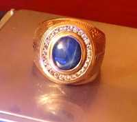 кольцо, перстень золотой с сапфиром и бриллиантами