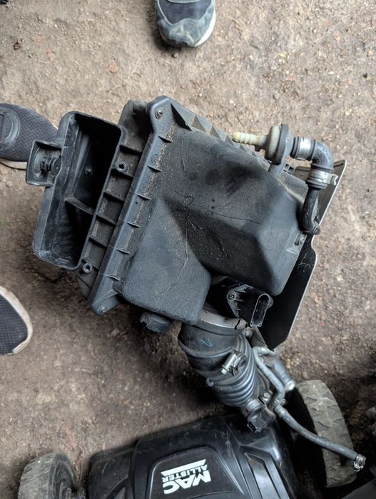Obudowa Filtra powietrza audi a4 b6 b7 1.8t
