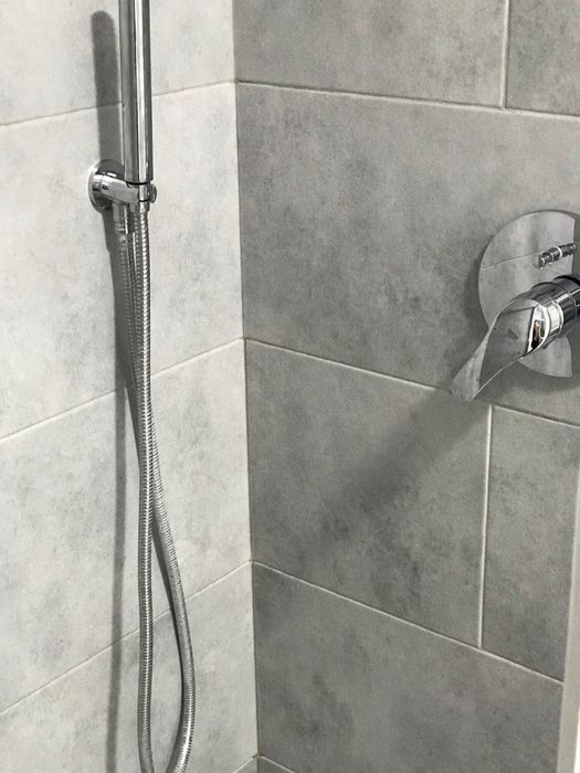 Квартира біля озера з круговою терасою та власною парковкою