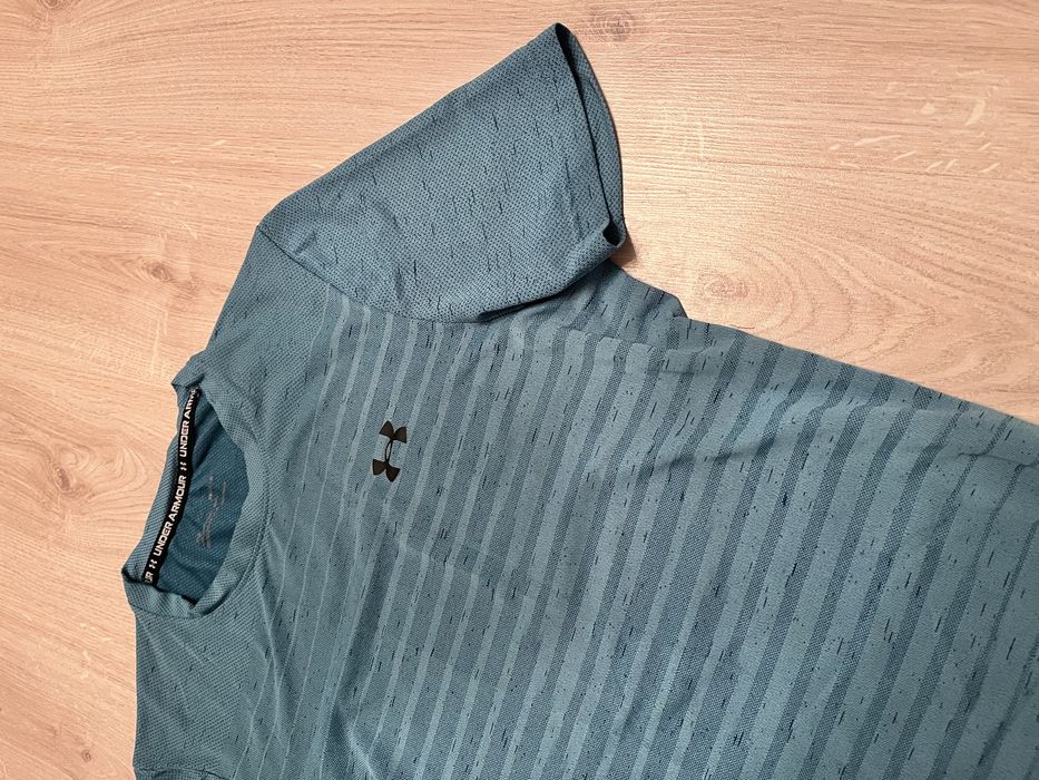 Футболка under armour