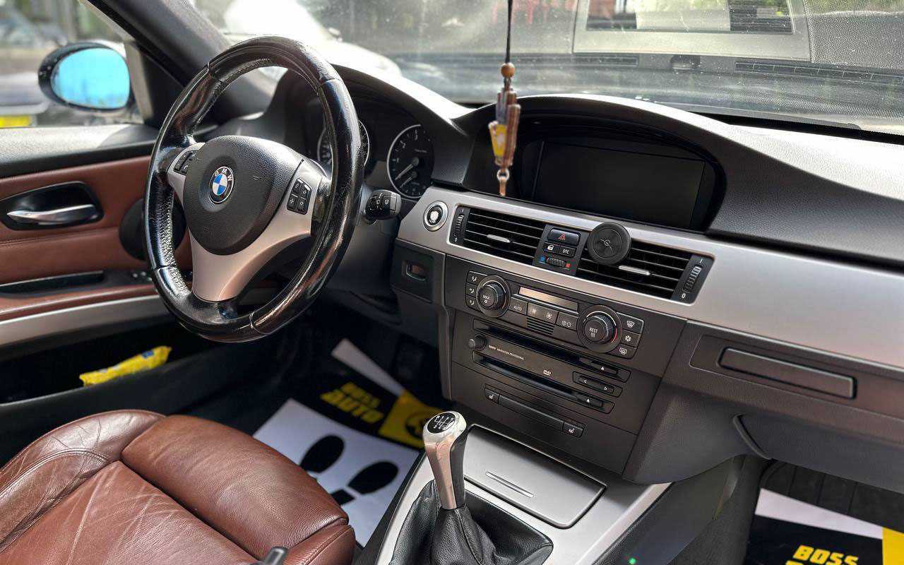 BMW 320 2006 року