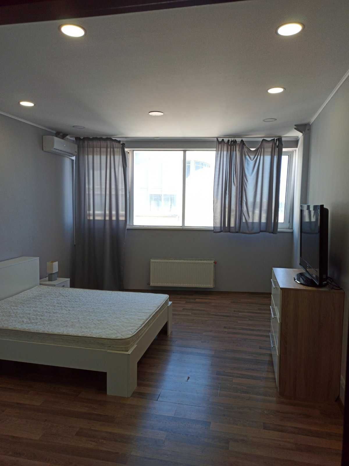 Оренда 3-х кімнатної квартири на Р. Окіпної 10 з панорамним видом