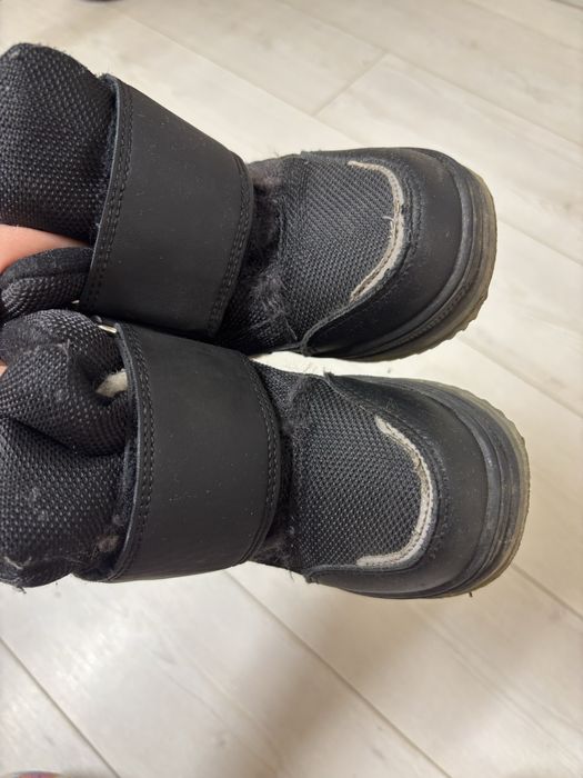 Продам зимові чобітки розмір 28