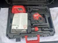 Milwaukee M12 3PL laser