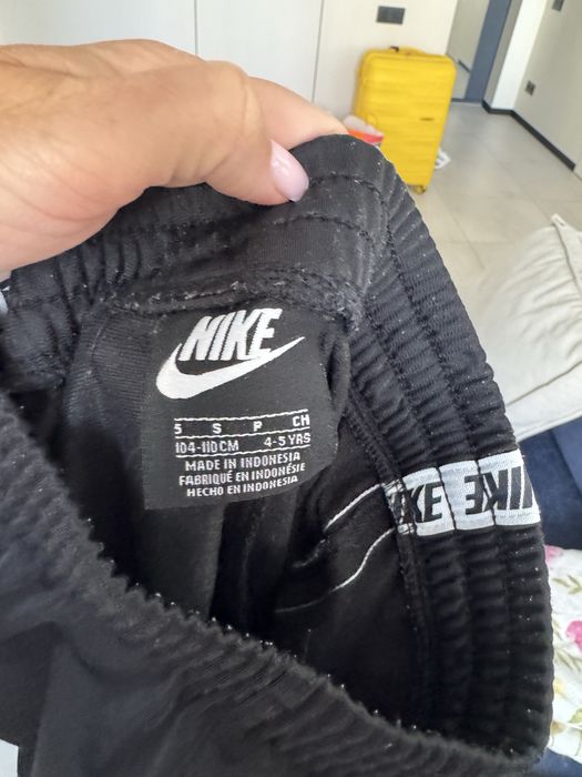 Спортивний костюм Nike